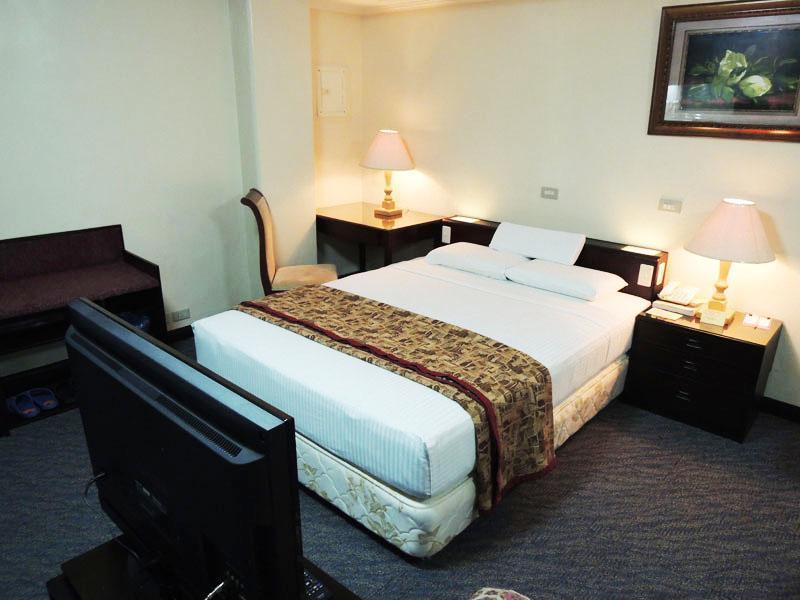 Hotel Asia Cebu Stadt Exterior foto